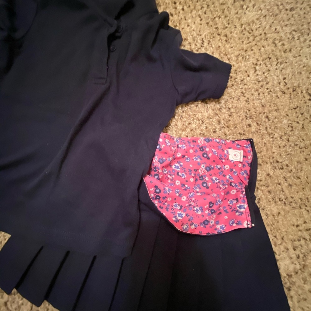 School uniform - Picture 2 of 3